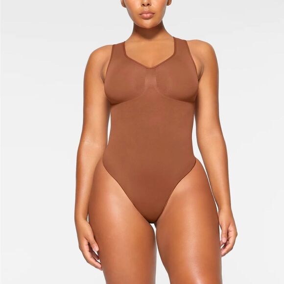 Skims Seamless Sculpt Scoop Neck Thong Bodysuit In Bronze Size L NIB - Picture 1 of 6